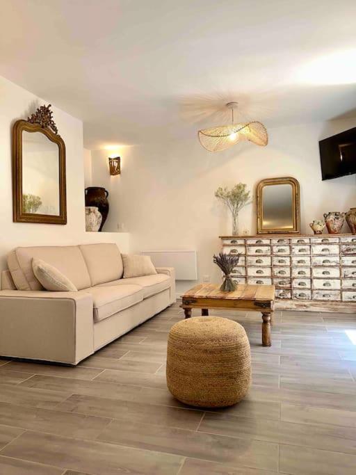 איל-סור-לה-סורג Lou Paseo : Appartement Brocante Centre Historique מראה חיצוני תמונה